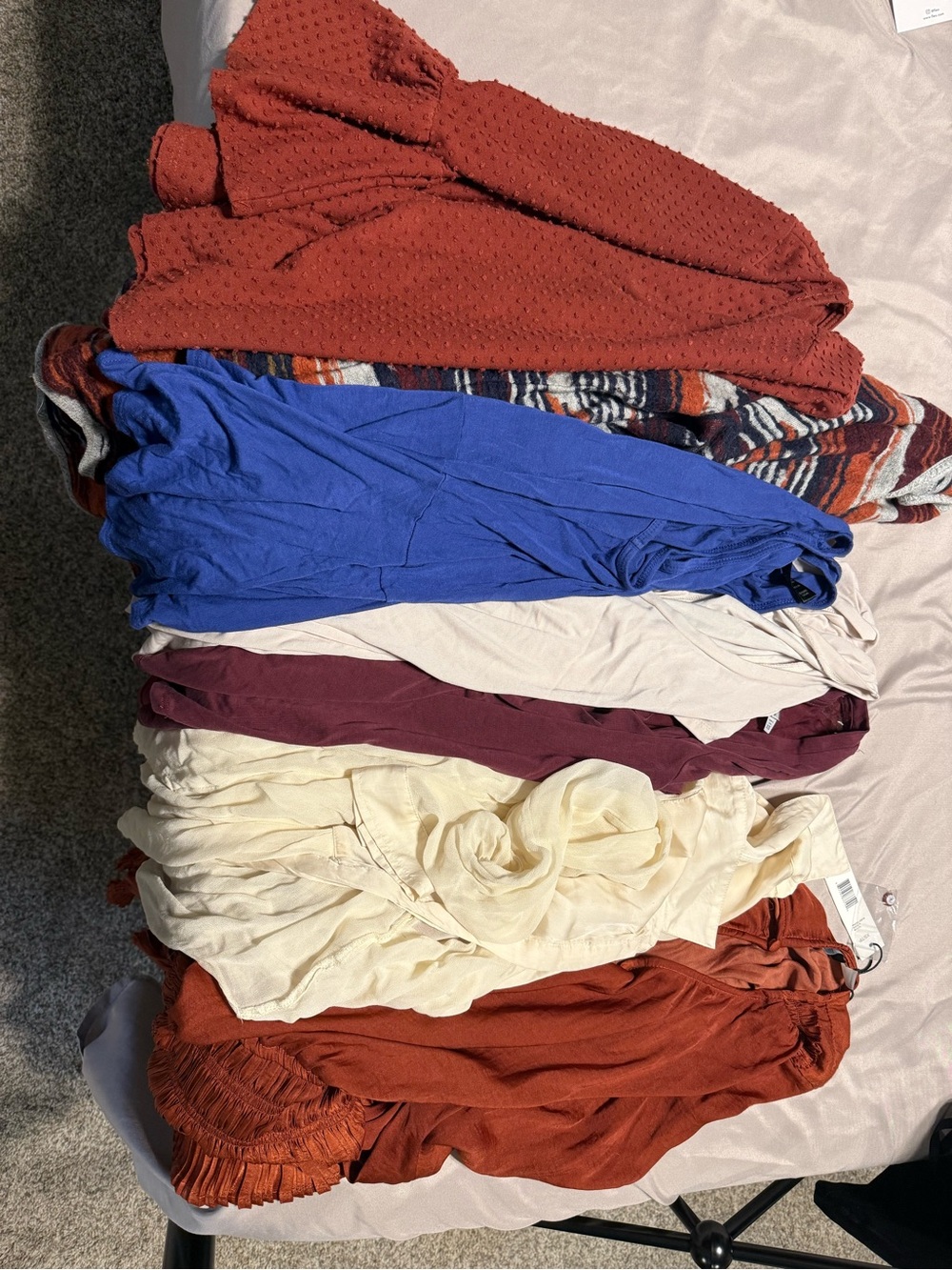 Small top lot: lucky brand, BKE, tahari